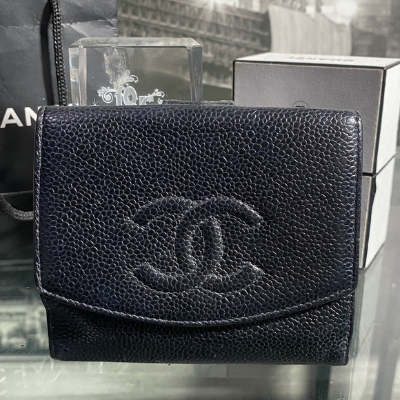 Authentic CHANEL Timeless CC Logo Caviar Leather Wallet - Picture 5 of 15